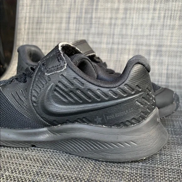 Nike Star Runner 2.0 Triple Black Sneakers GS Shoes Unisex Toddler size 11 - Picture 11 of 14